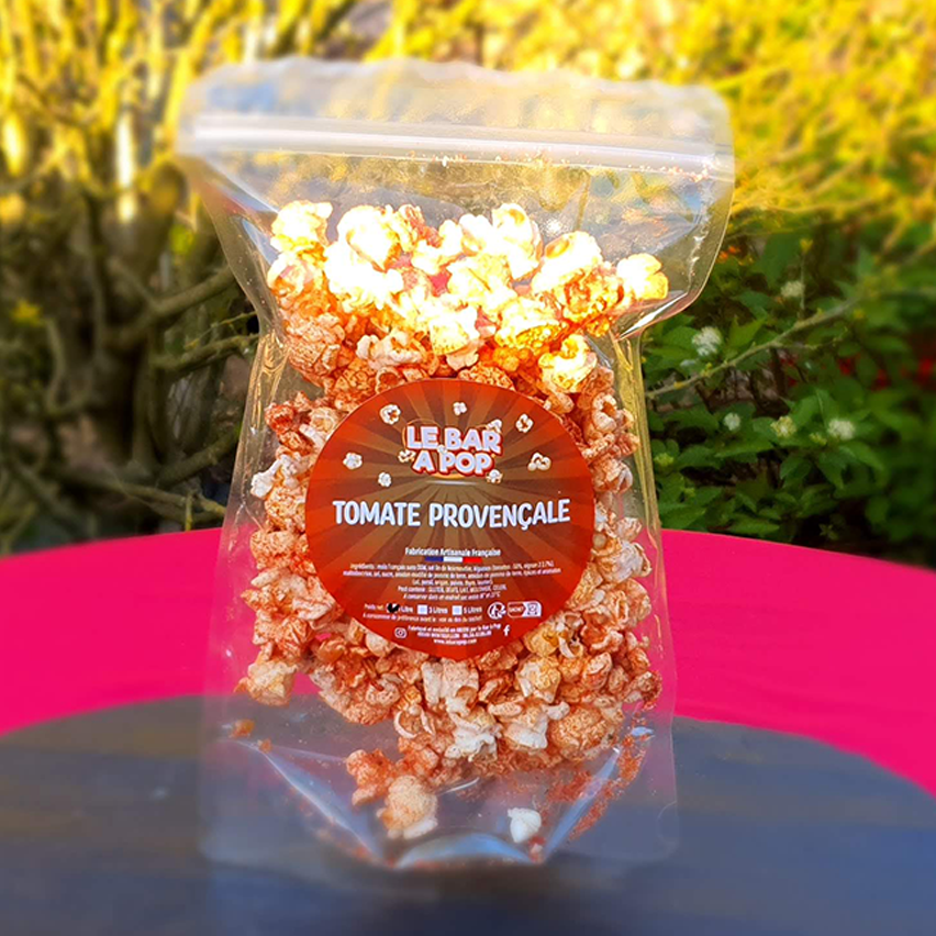 Un Popcorn salé au délicieux gout de Tomate et son coté Provençale qui va ensoleillé vos apéritifs.