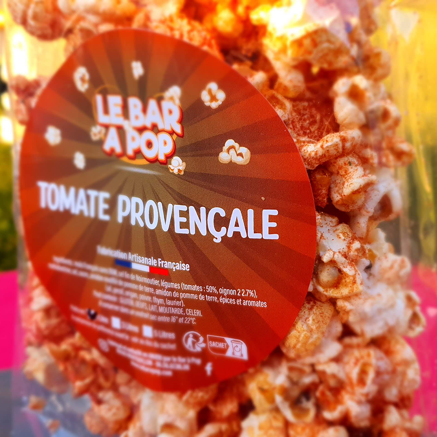 Un Popcorn salé au délicieux gout de Tomate et son coté Provençale qui va ensoleillé vos apéritifs.