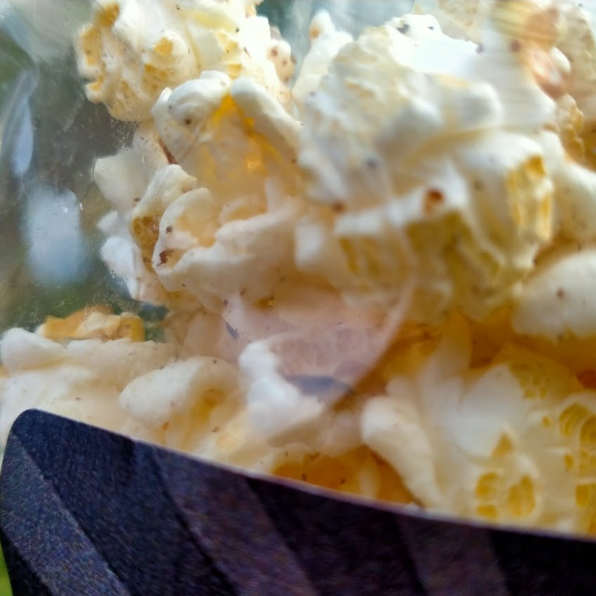 Un Popcorn salé au magnifique et subtil Poivre sauvage de Madagascar, très parfumé et très doux, un véritable plaisir salé.