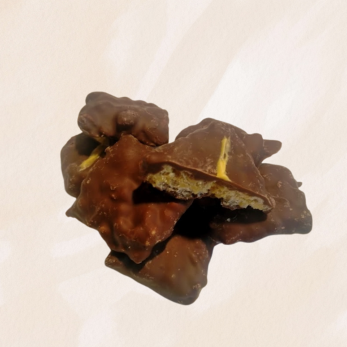 Les carrés de Riz soufflé, c'est avant tout un riz soufflé nature, mélangé à du chocolat blanc au citron (arôme naturel) de qualité supérieure, mis en forme et recouvert d'une couche généreuse de Chocolat au lait.